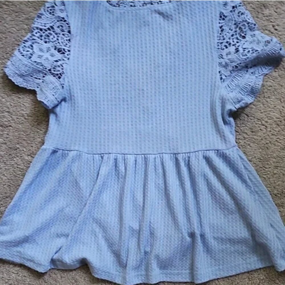 Women's Blue Lace Details Peplum Top - Picture 4 of 4